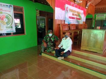 Duduk Santai, Anggota Satgas Bahas Perkembangan Program TMMD Bojonegoro